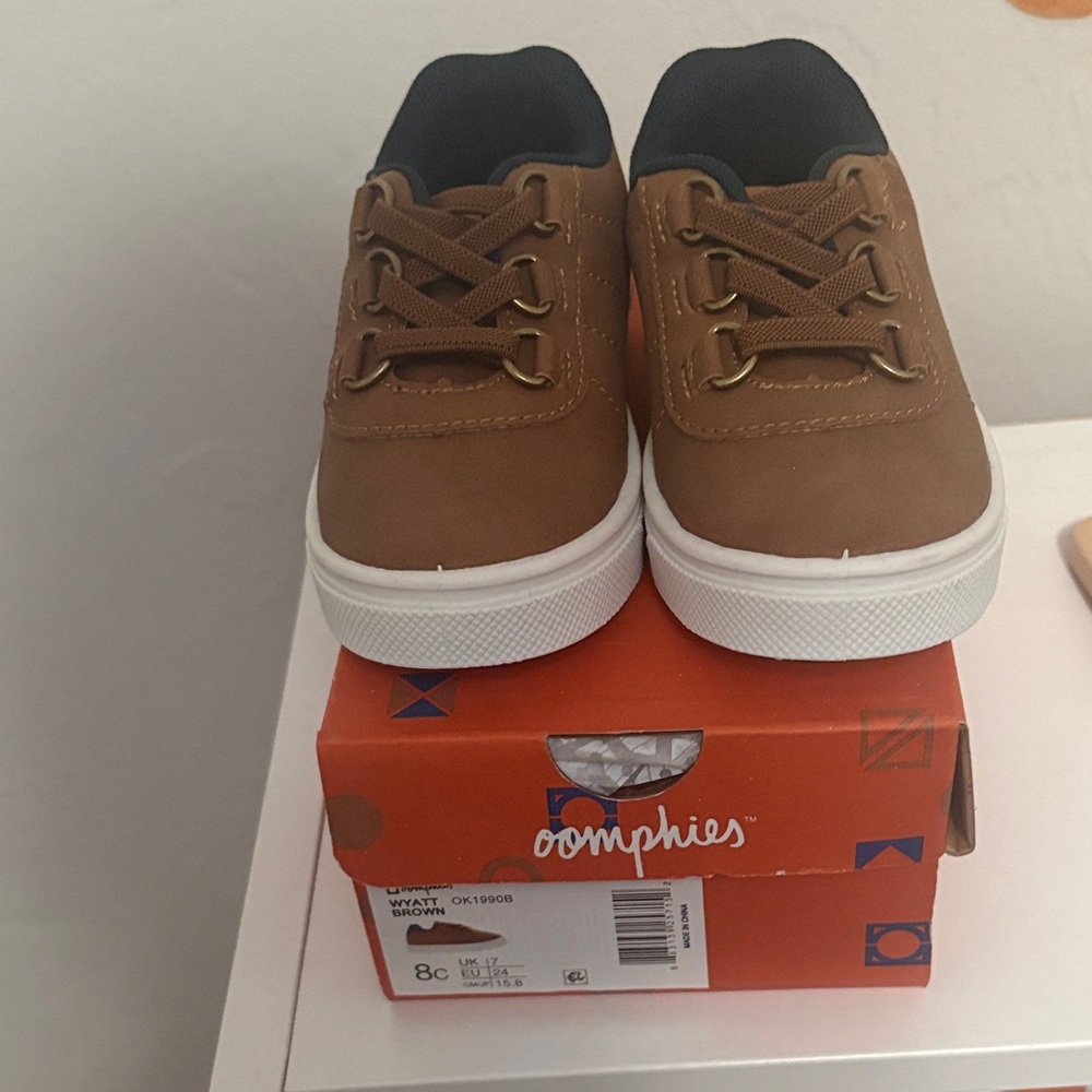 Oomphies Tan Kids Sneakers
